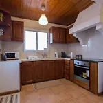 Дом отдыха Casa Da Vigia, Seaview House - Sleeps 8 People Feteira Grande