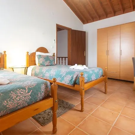 Casa Da Vigia, Seaview House - Sleeps 8 People