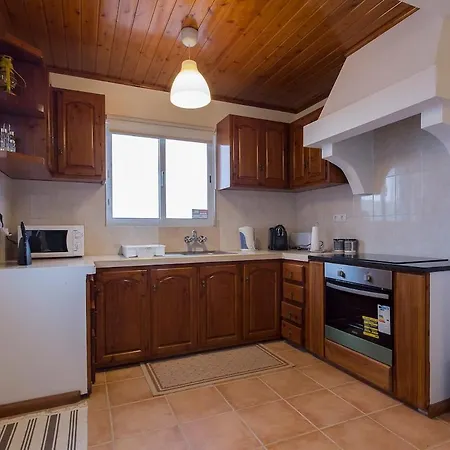 Holiday home Casa Da Vigia, Seaview House - Sleeps 8 People Feteira Grande