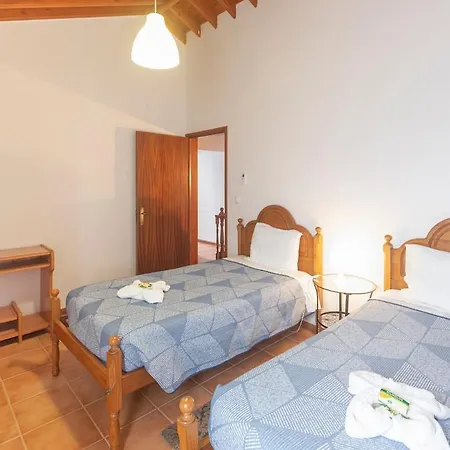 Casa Da Vigia, Seaview House - Sleeps 8 People *