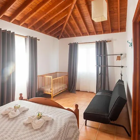 Casa Da Vigia, Seaview House - Sleeps 8 People Holiday home