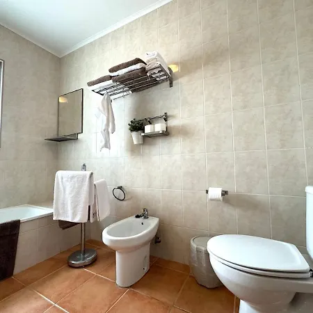 Casa Da Vigia, Seaview House - Sleeps 8 People